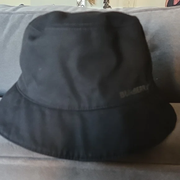 Burberry Reversible Check Bucket Hat - Picture 11 of 12